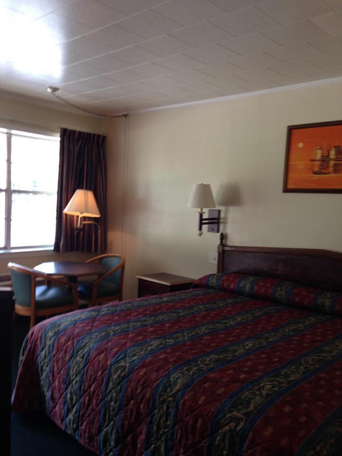 Royal Inn Monroeville Exterior photo